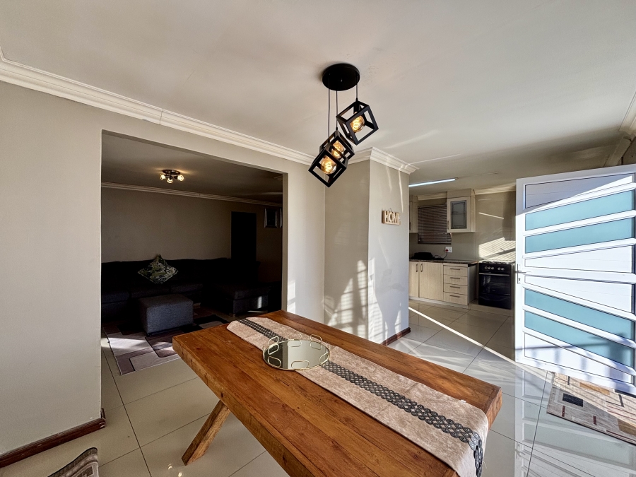 3 Bedroom Property for Sale in Westridge Western Cape